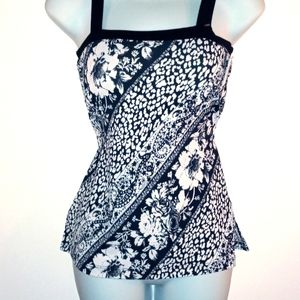 S - CHARLOTTE RUSSE - SLVLS BLOUSE - BLK/WH